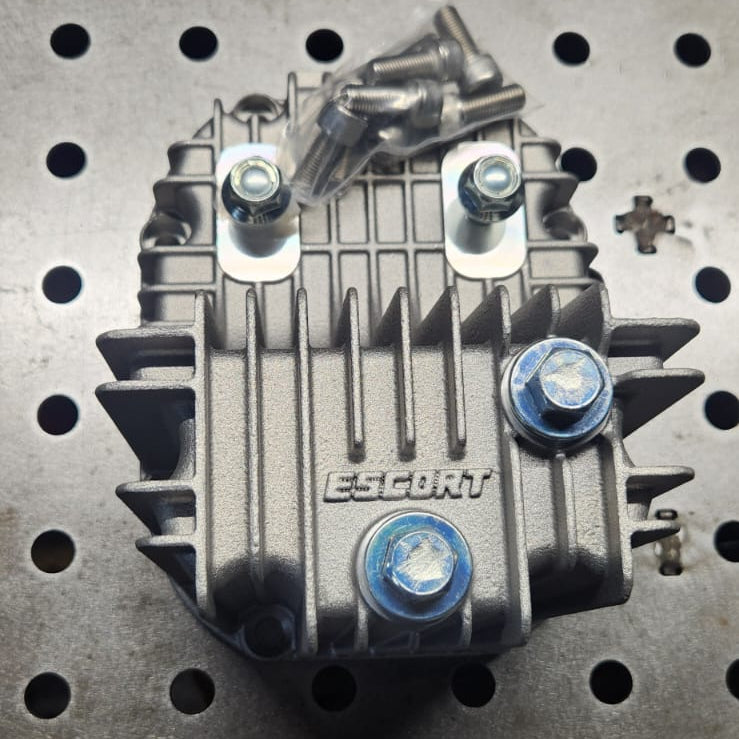 R180 Differential Cover - ESCORT