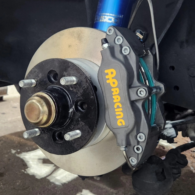 ZSM S30Z AP Racing Front Brake Kit - Nissan (240Z/260Z/280Z)