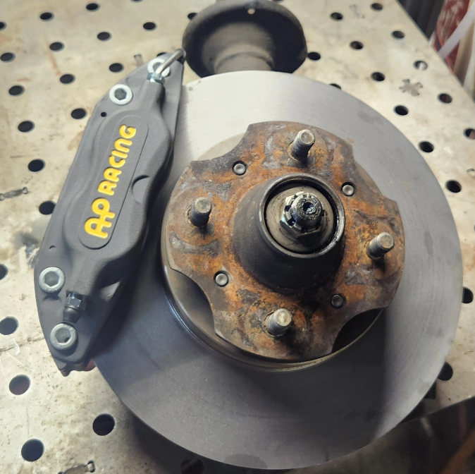 ZSM S30Z AP Racing Front Brake Kit - Nissan (240Z/260Z/280Z)