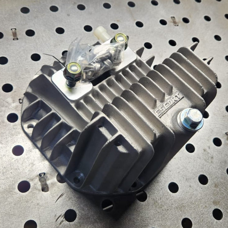 R200 Differential Cover - ESCORT