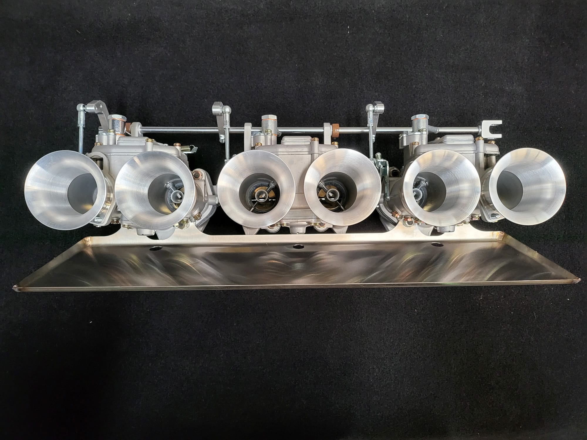 ZSM heat shield with triple carbs top view